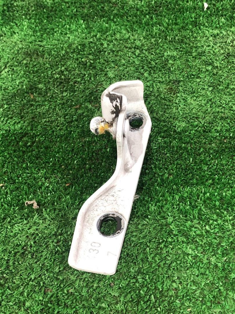 амортизатор крышки багажника (3-5 двери) Alfa Romeo Stelvio 1 поколение 2018, 2.0 л. - фото №1