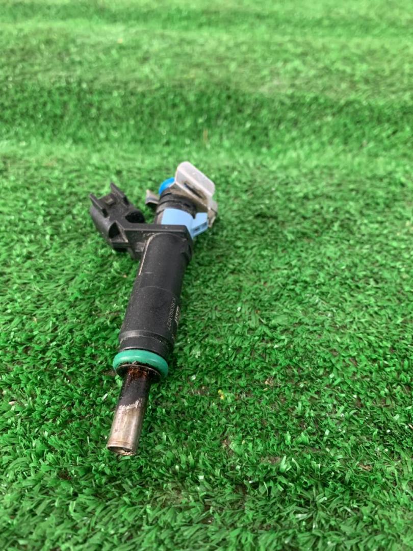 форсунка Ford Escape 4 поколение CX482 2020, 1.5 л., бензин, АКПП, внедорожник 5 дв., передний привод, HX76-9F593-CA - фото №1