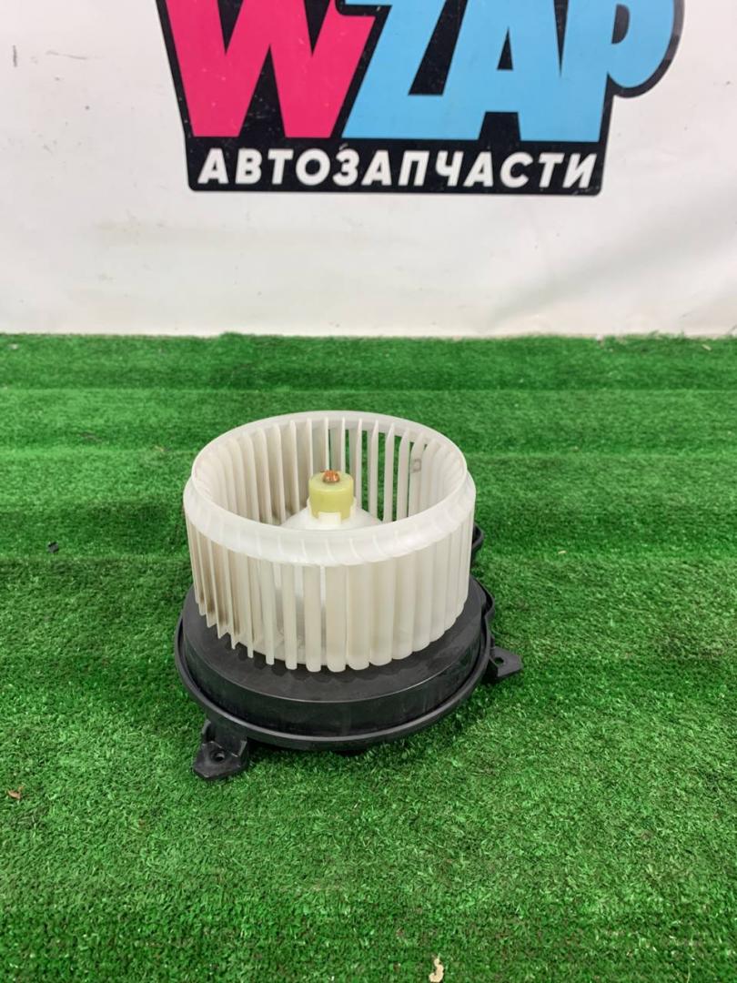 моторчик печки Ford Escape 4 поколение CX482 2020, 1.5 л., бензин, АКПП, внедорожник 5 дв., передний привод, LX61-18B539-DA - фото №1