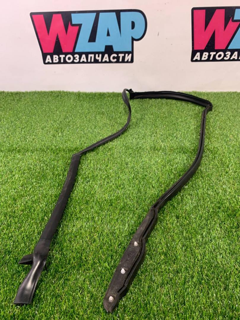 уплотнитель двери Land Rover Range Rover Velar 1 поколение (2017 - 2026), J8A2-250A21-A - фото №1