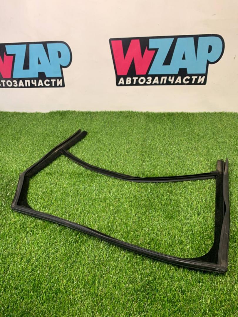 Уплотнитель стекла Land Rover Range Rover Velar 1 поколение (2017 - 2026) - фото №1