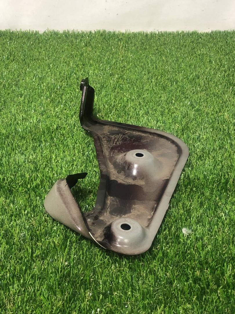 крепление ( кронштейн ) крыла BMW X7 G07 (2018 - 2026), 7418220-06 - фото №1