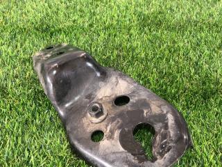 Кронштейн балки Ford Mustang 6 поколение S550 [рестайлинг] 2020, 2.3 л., i, бензин, МКПП, красный, купе, задний привод, FR3C5074