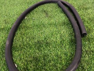 уплотнитель двери Ford Mustang 6 поколение S550 [рестайлинг] 2020, 2.3 л., i, бензин, МКПП, красный, купе, задний привод