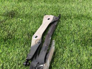 петля крышки багажника Ford Mustang 6 поколение S550 2016, 5.0 л., бензин, МКПП, серый, купе, задний привод, FR3B-6342701