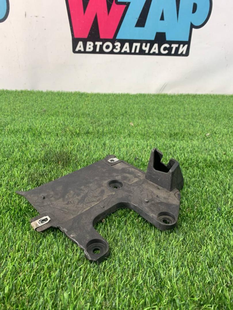 кронштейн блока управления Ford Mustang 6 поколение S550 2016, 5.0 л., бензин, МКПП, серый, купе, задний привод, FR3A-12A692-BE - фото №1