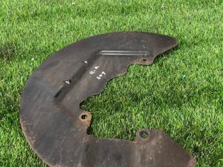 защитный кожух тормозного механизма Ford Mustang 6 поколение S550 2016, 5.0 л., бензин, МКПП, серый, купе, задний привод, FR3C-2K005-BB