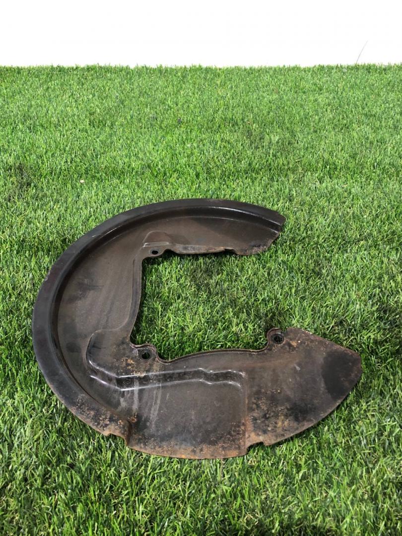 защитный кожух тормозного механизма Ford Mustang 6 поколение S550 2016, 5.0 л., бензин, МКПП, серый, купе, задний привод, FR3C-2K317-AB - фото №1