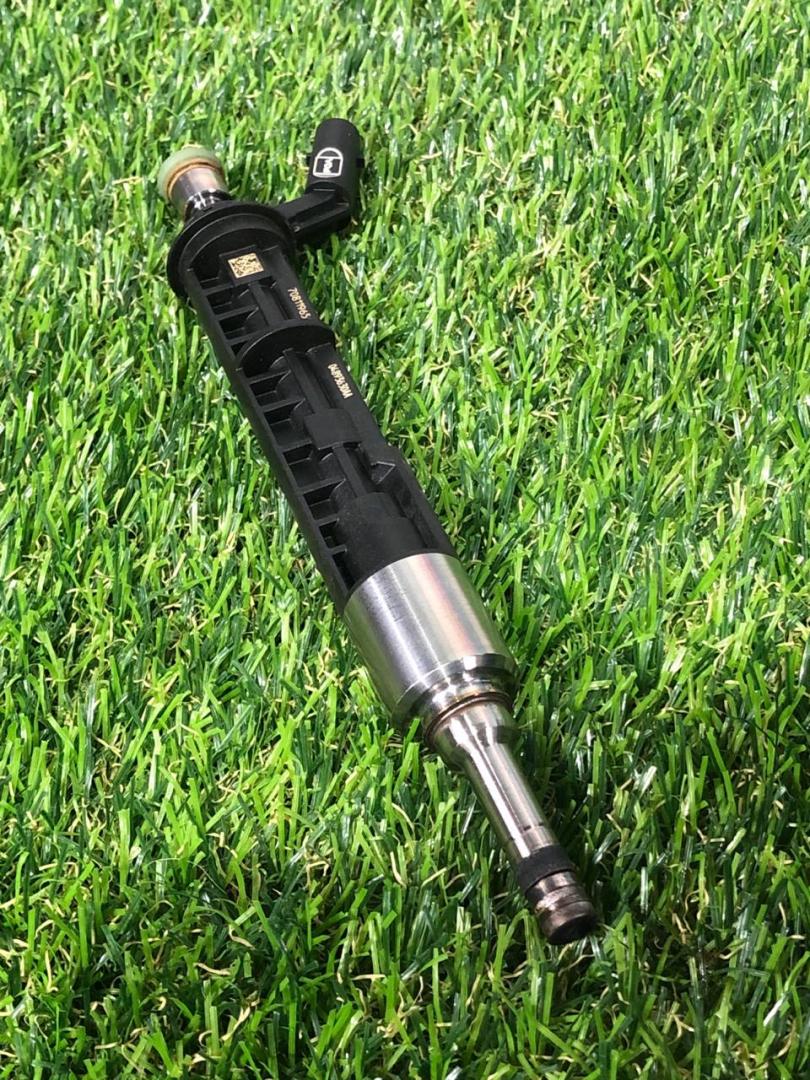 форсунка Alfa Romeo Stelvio 1 поколение 2018, 2.0 л., 04893630AA - фото №1