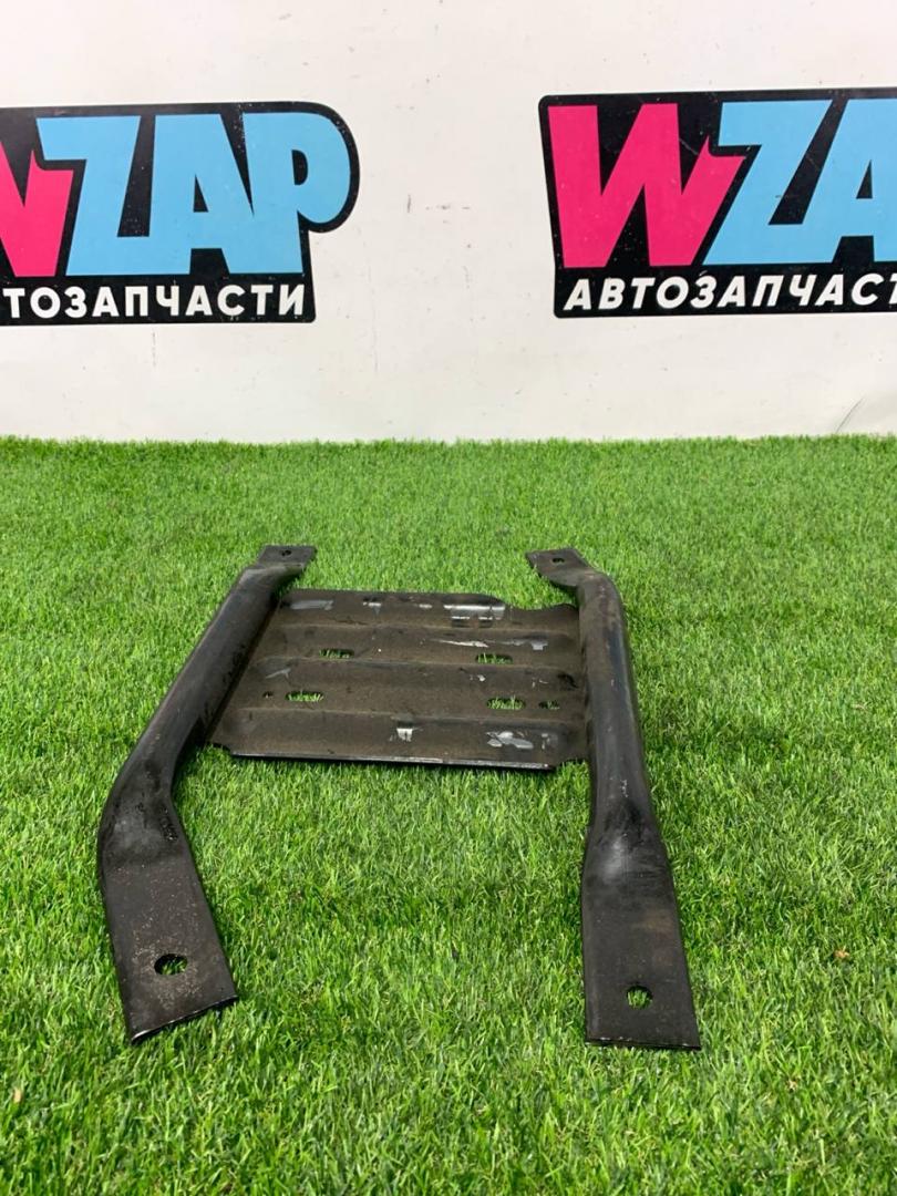 кронштейн (крепление) Jeep Wrangler 4 поколение 2021, АКПП, серый, внедорожник 5 дв., полный привод, 68414914AA - фото №1