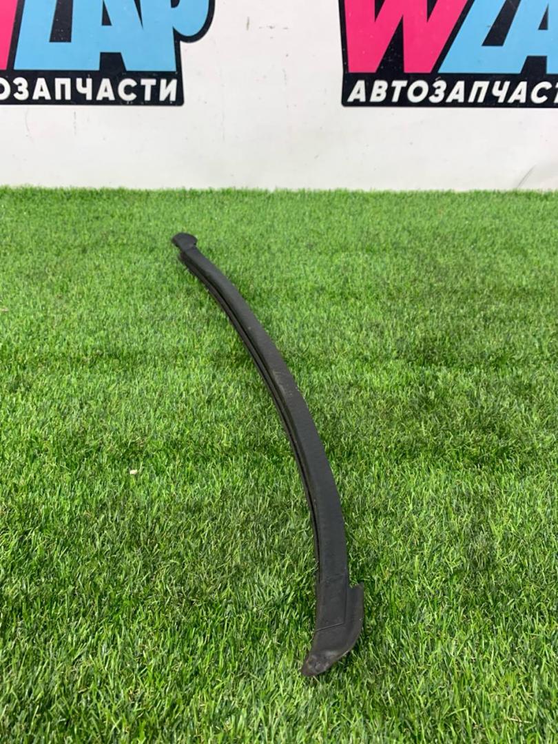 молдинг двери передней правой Jeep Wrangler 4 поколение 2021, АКПП, серый, внедорожник 5 дв., полный привод, 68271686 - фото №1