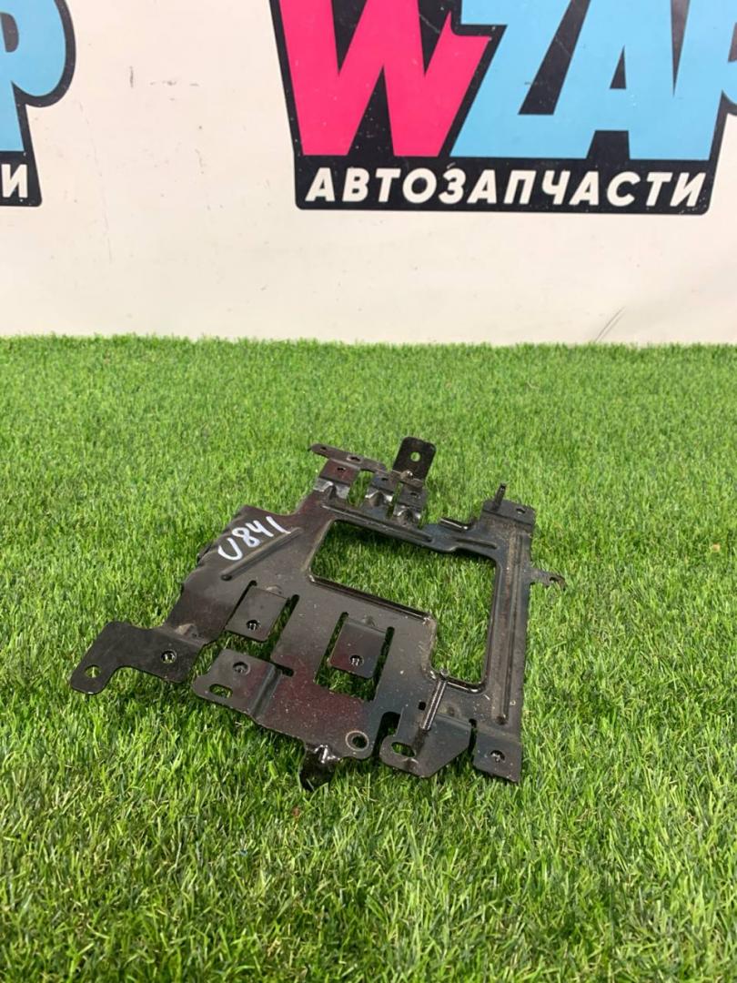 кронштейн (крепление) Jeep Wrangler 4 поколение 2021, АКПП, серый, внедорожник 5 дв., полный привод, 68286590AD - фото №1