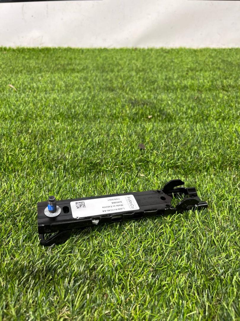 механизм регулировки высоты ремня безопасности Ford Escape 4 поколение CX482 2021, 1.5 л., бензин, АКПП, внедорожник 5 дв., полный привод, LJ6B-611C46-AA - фото №1