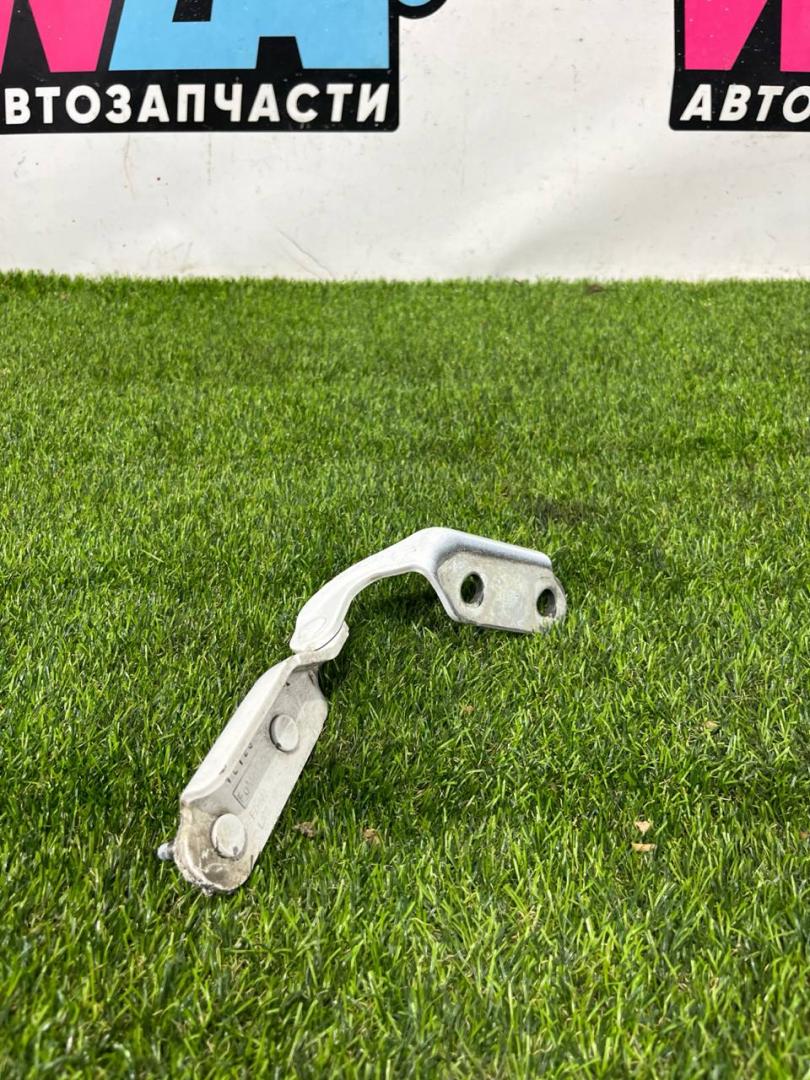 петля крышки багажника Ford Escape 4 поколение CX482 2021, 1.5 л., бензин, АКПП, внедорожник 5 дв., полный привод, LJ6B-S42901-AB - фото №1