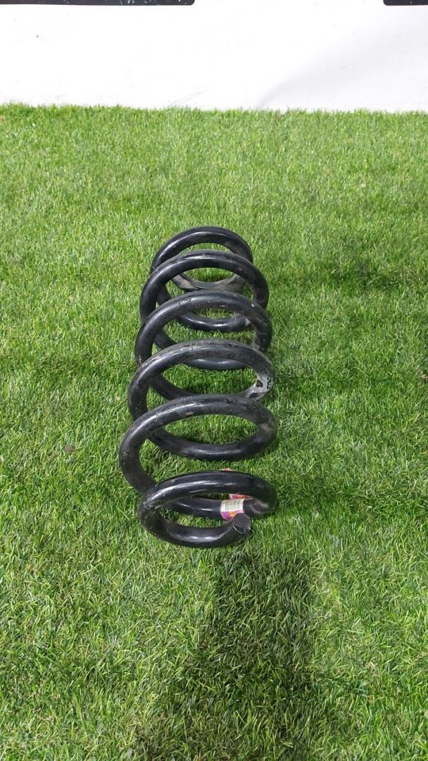 пружина задняя Ford Explorer 6 поколение U625 2020, 2.3 л., бензин, АКПП, внедорожник 5 дв., LB5C-5560-CD - фото №1