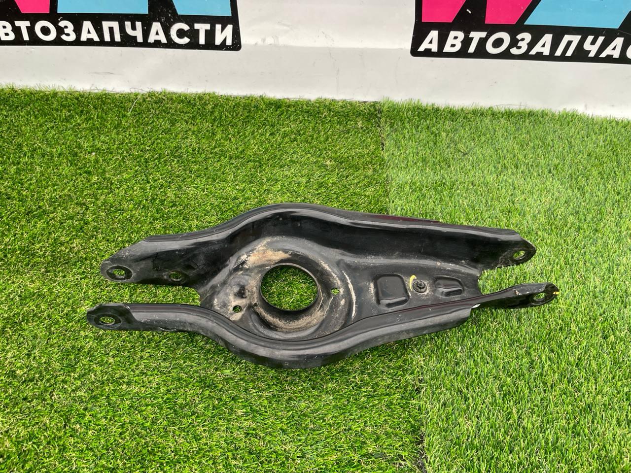 рычаг задний Tesla Model Y 1 поколение 2022, электро, белый, 1044451-00-F - фото №1