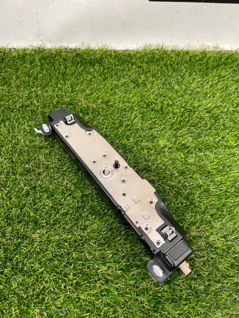 антенна Tesla Model Y 1 поколение 2022, электро, белый, 158560100D - фото №1