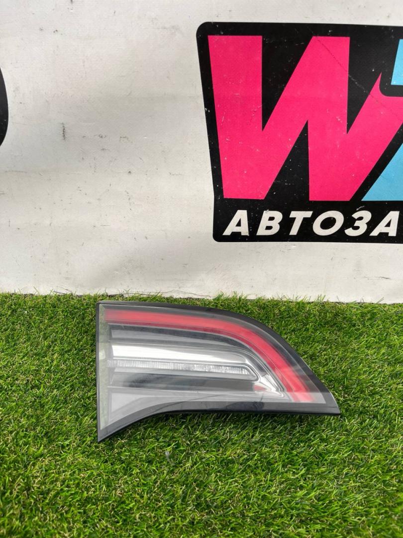 фонарь крышки багажника левый Tesla Model Y 1 поколение 2022, электро, белый, 1097662-00-O - фото №1