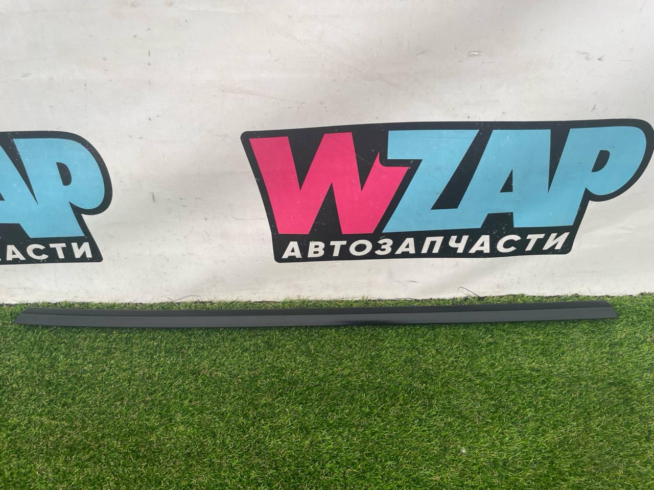 молдинг двери задней правой Tesla Model Y 1 поколение 2022, электро, белый, 1495712-00-C - фото №1