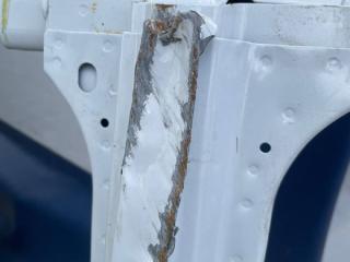 Стойка кузовная центральная левая Jeep Wrangler 4 поколение 2019, 2.0 л., бензин, АКПП, внедорожник 5 дв., полный привод