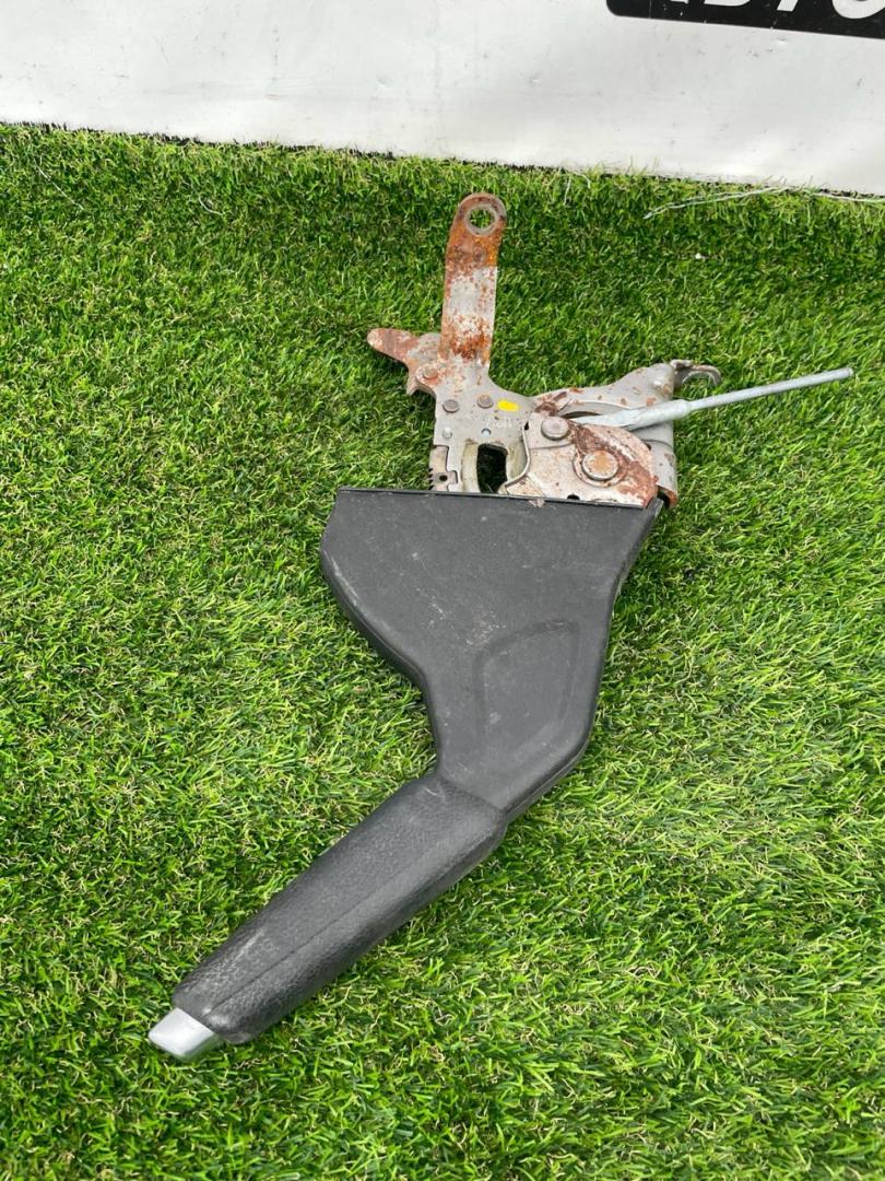 рычаг ручного тормоза (ручника) Jeep Wrangler 4 поколение 2019, 2.0 л., бензин, АКПП, внедорожник 5 дв., полный привод, 6C4511Z7AE - фото №1