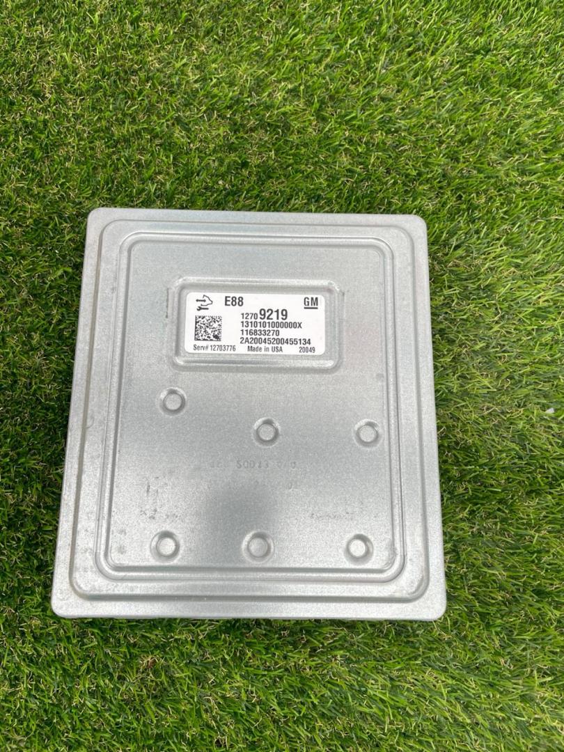 блок управления двигателем Buick Encore GX 1 поколение 2020, 1.2 л., бензин, вариатор, хетчбэк 5 дв., передний привод, 12709219 - фото №1