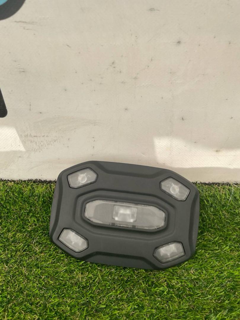 фонарь салона (плафон) Jeep Wrangler 4 поколение 2020, АКПП, внедорожник 5 дв., 6CD43TX7AH - фото №1