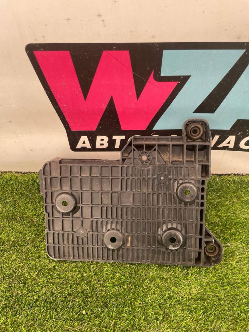 полка аккумулятора Buick Encore GX 1 поколение 2020, 1.2 л., бензин, вариатор, хетчбэк 5 дв., передний привод, 60003161 - фото №1