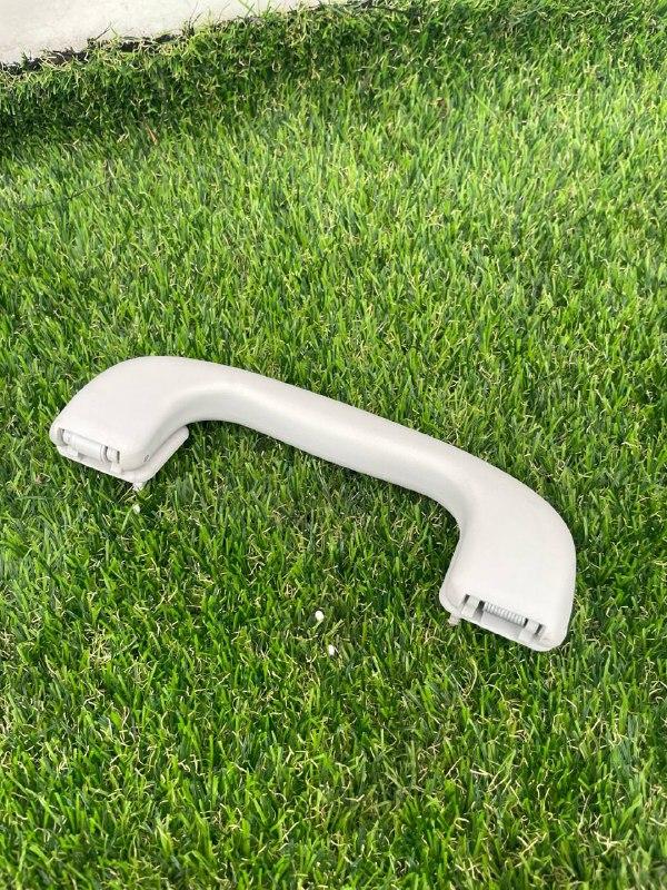 ручка внутренняя потолочная Chevrolet TrailBlazer 3 поколение 2022, 1.3 л., бензин, вариатор, оранжевый, хетчбэк 5 дв., полный привод - фото №1