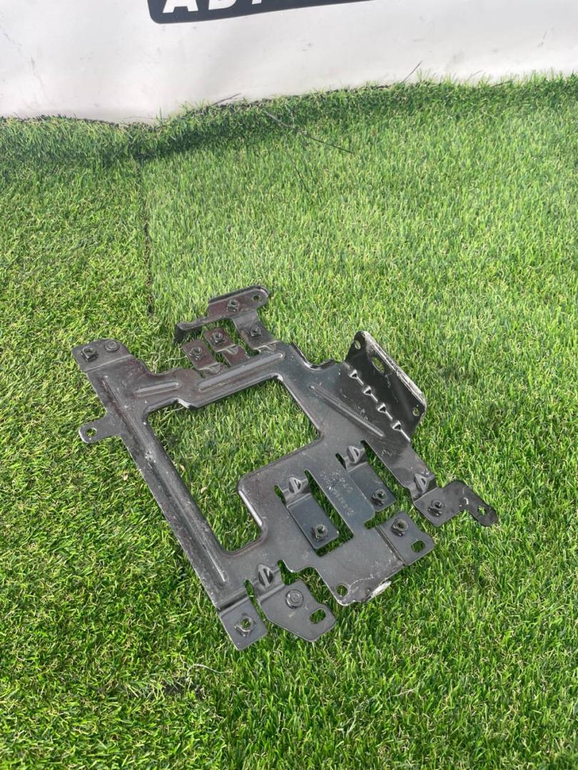 кронштейн (крепление) Jeep Wrangler 4 поколение 2019, 2.0 л., бензин, АКПП, внедорожник 5 дв., полный привод, 68286590AC - фото №1