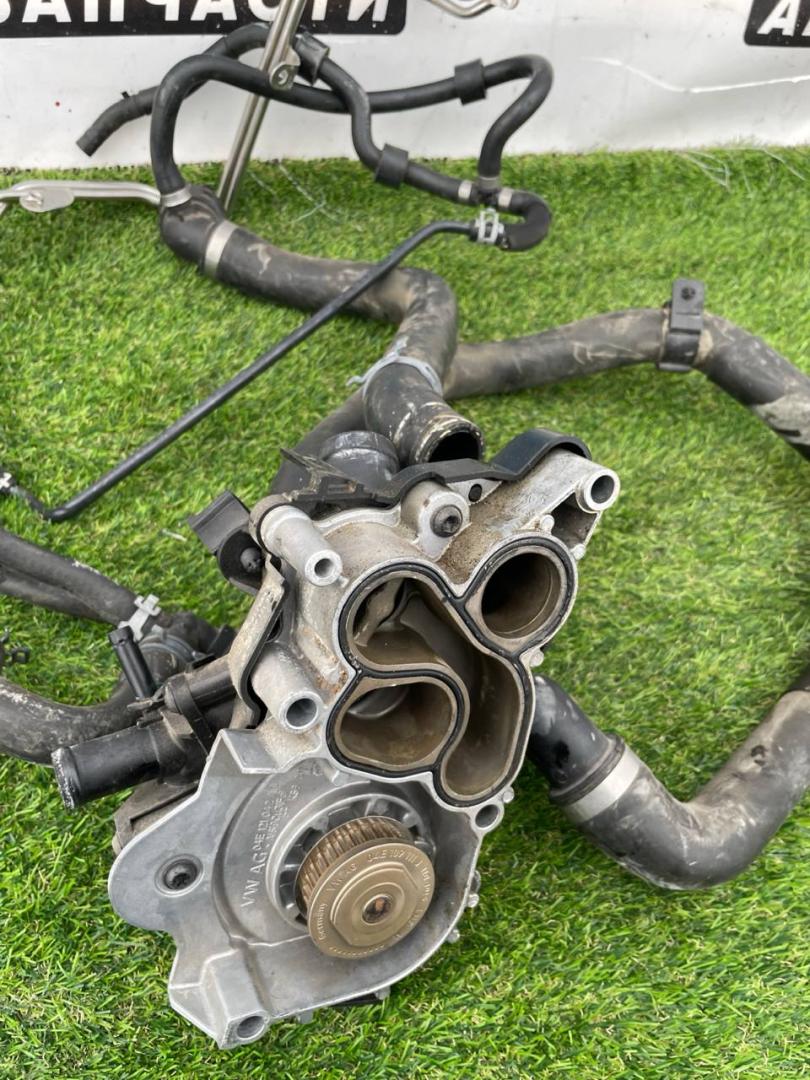 помпа Volkswagen Jetta 7 поколение 2019, 1.4 л., бензин, седан, передний привод, 04E121600B - фото №1