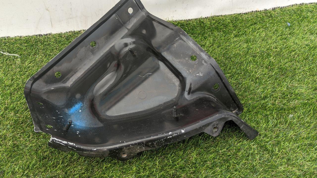 тепловой экран моторного отсека Ford Mustang 7 поколение S650 2024, 2.3 л., бензин, АКПП, черный, купе, задний привод - фото №1