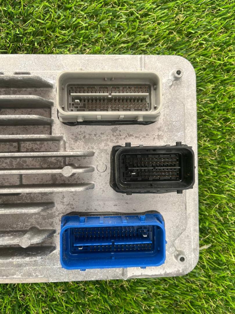 блок управления двигателем Buick Encore GX 1 поколение 2023, 1.2 л., вариатор, внедорожник 5 дв., передний привод, 12730098 - фото №1