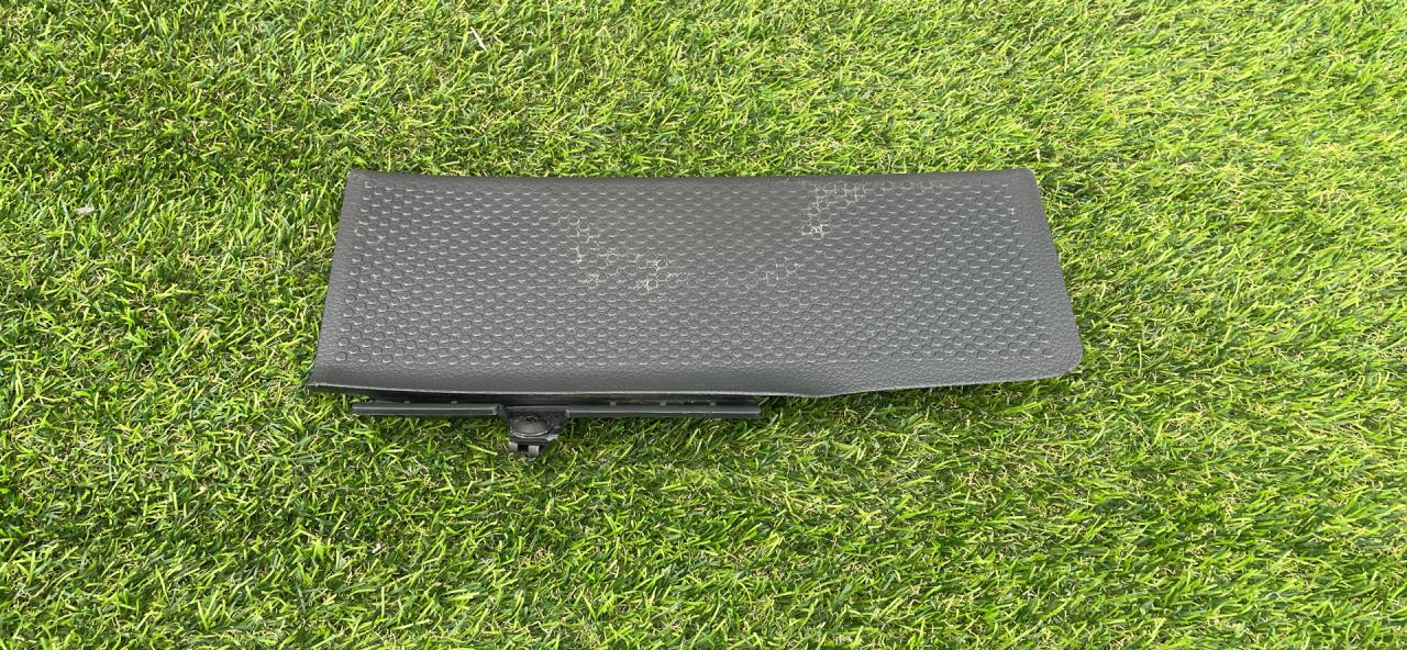 пластик Volkswagen Jetta 6 поколение 2014, 1.4 л., бензин, МКПП, седан, передний привод, 5C1.864.777A - фото №1