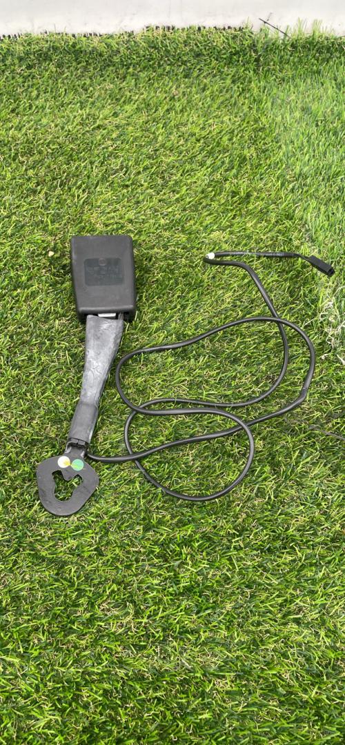 замок ремня безопасности Volkswagen Jetta 6 поколение 2014, 1.4 л., бензин, МКПП, седан, передний привод, 5C6.857.756K - фото №1