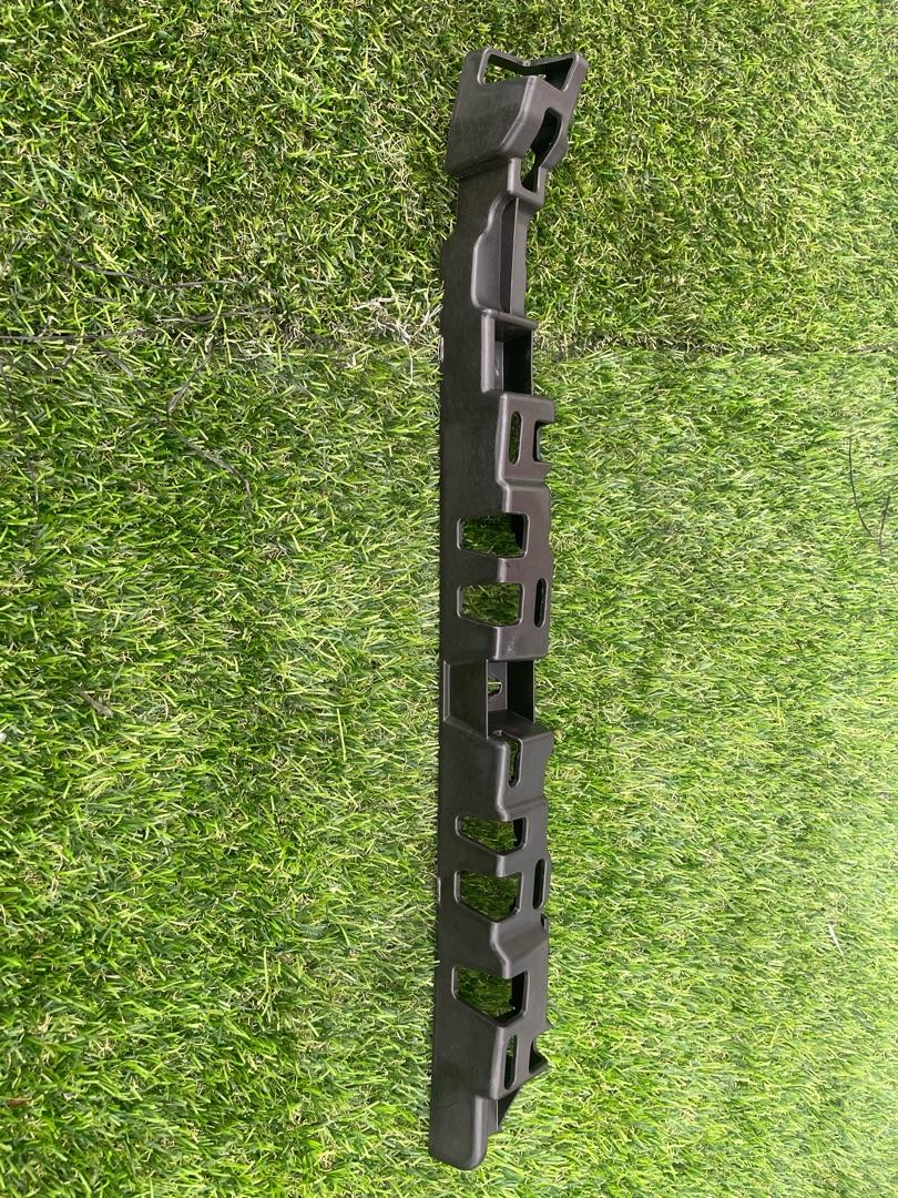 кронштейн (крепление) Tesla Model X 1 поколение 2018, электро, хетчбэк 5 дв., 1050784-00-C - фото №1