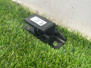 замок двери Tesla Model X 1 поколение 2018, электро, хетчбэк 5 дв., 1033836-00-H