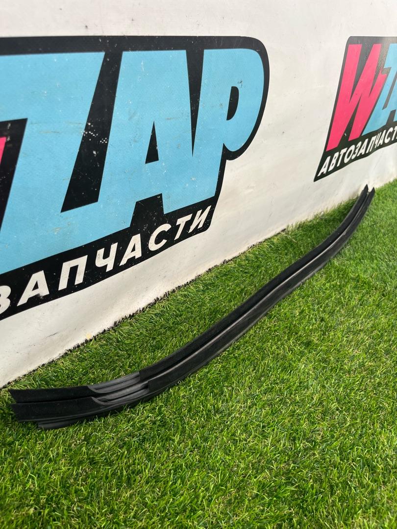 уплотнитель Tesla Model X 1 поколение 2018, электро, хетчбэк 5 дв., 1032179-00-C - фото №1