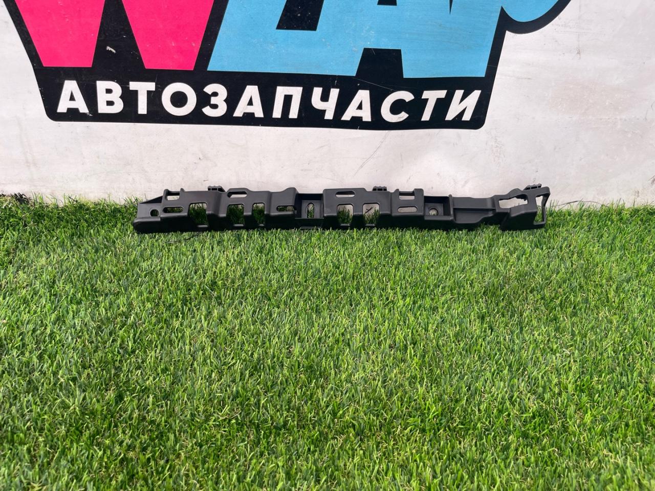 кронштейн (крепление) Tesla Model X 1 поколение 2018, электро, хетчбэк 5 дв., 1053721-00-C - фото №1