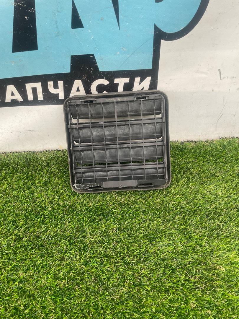 решетка вентиляции кузова Jeep Wrangler 4 поколение 2019, 2.0 л., бензин, АКПП, внедорожник 5 дв., полный привод - фото №1