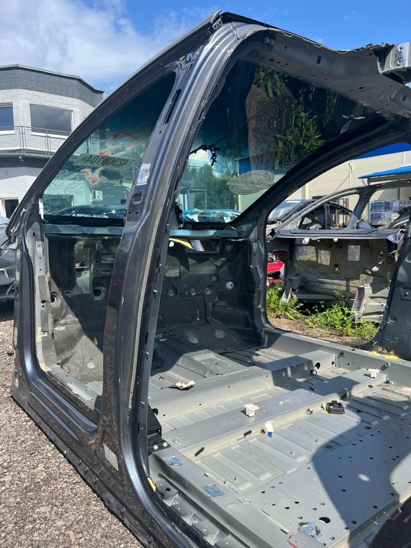 Стойка кузовная центральная левая Tesla Model X 1 поколение 2018, электро, хетчбэк 5 дв. - фото №1