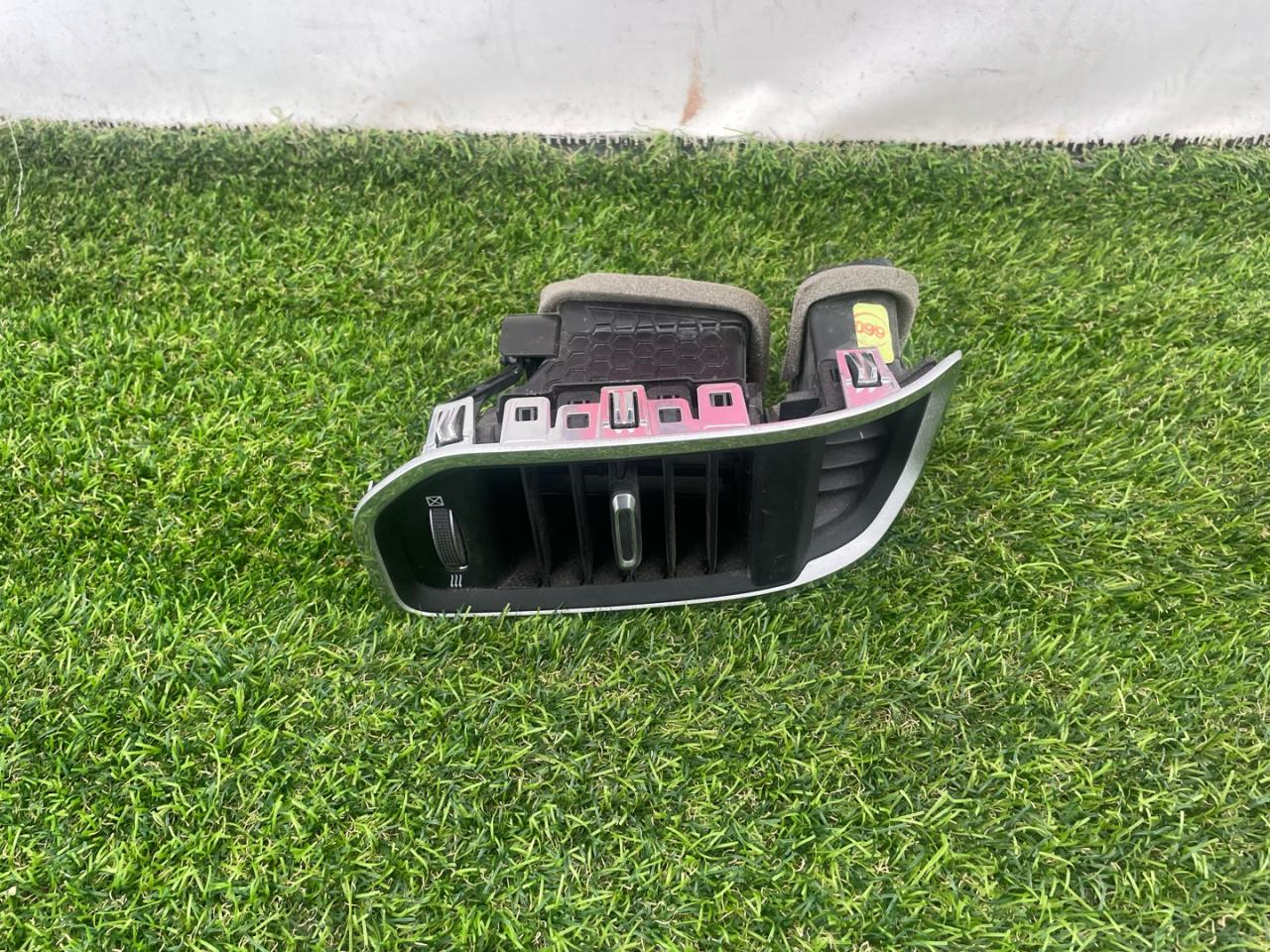 дефлектор обдува салона RAM 1500 5 поколение 2019, 5.7 л., бензин, АКПП, пикап, полный привод - фото №1