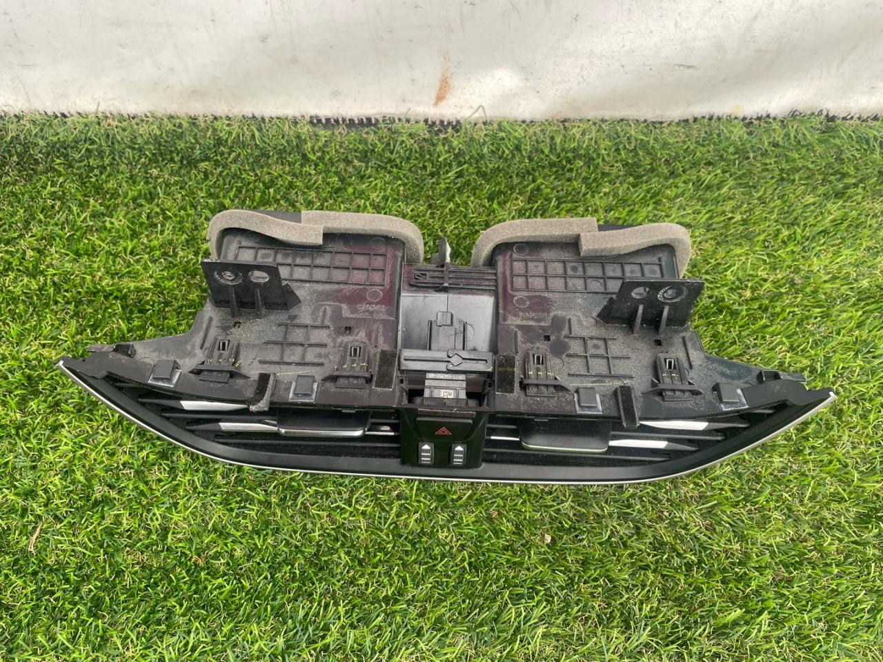 дефлектор обдува салона Ford Escape 4 поколение CX482 2020, 1.5 л., бензин, АКПП, синий, внедорожник 5 дв., полный привод - фото №1