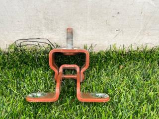 петля крышки багажника Chevrolet TrailBlazer 3 поколение 2022, 1.3 л., бензин, вариатор, оранжевый, хетчбэк 5 дв., полный привод, 42483659