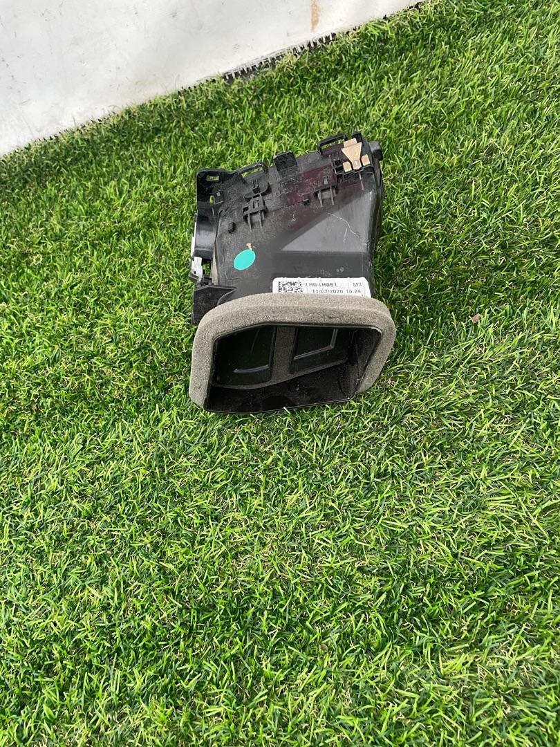 дефлектор обдува салона Ford Escape 4 поколение CX482 2020, 1.5 л., бензин, АКПП, синий, внедорожник 5 дв., полный привод, JX7B19C696 - фото №1