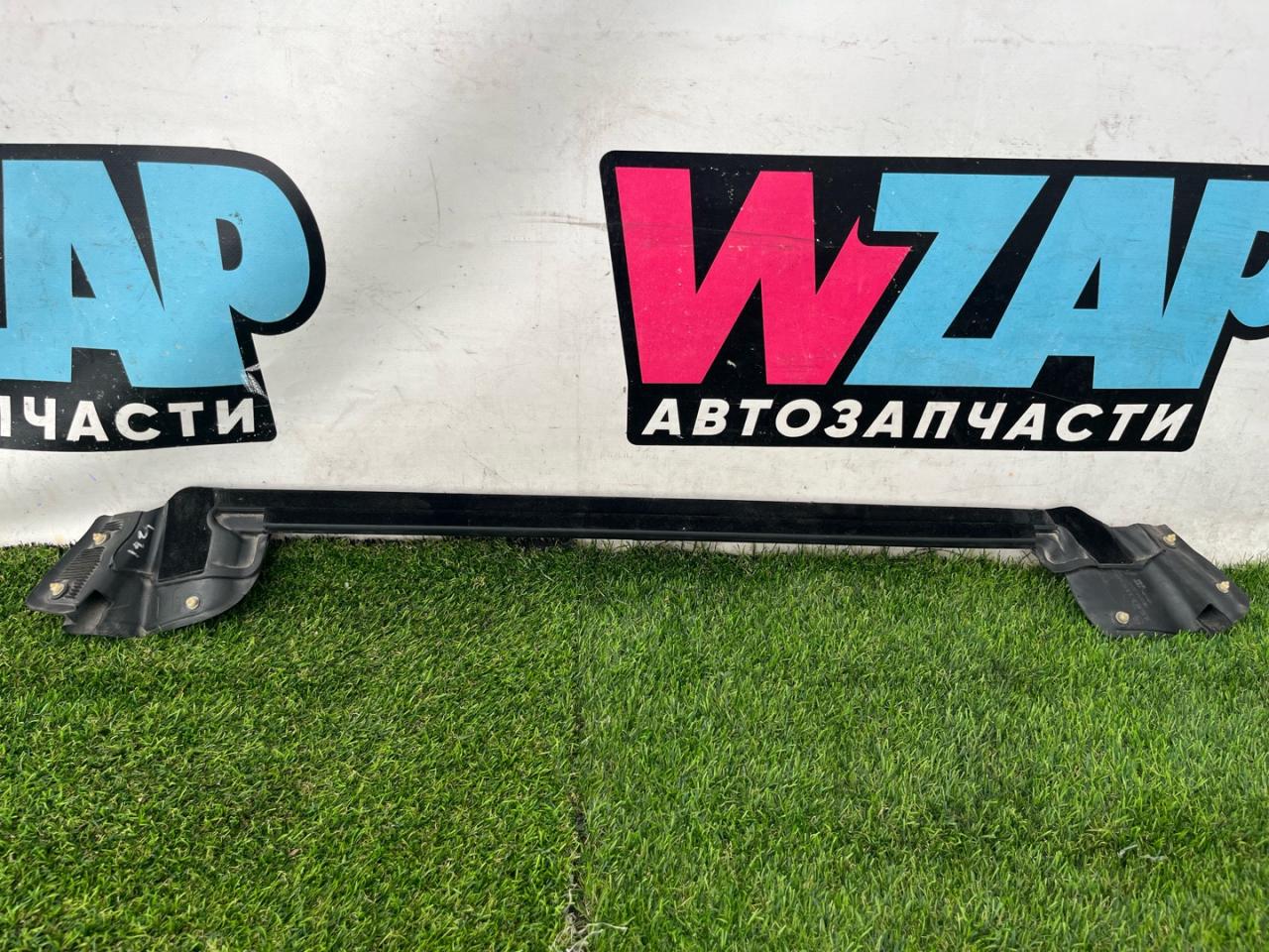 Уплотнитель стекла Tesla Model Y 1 поколение 2022, электро, белый, 1500065-00-C - фото №1