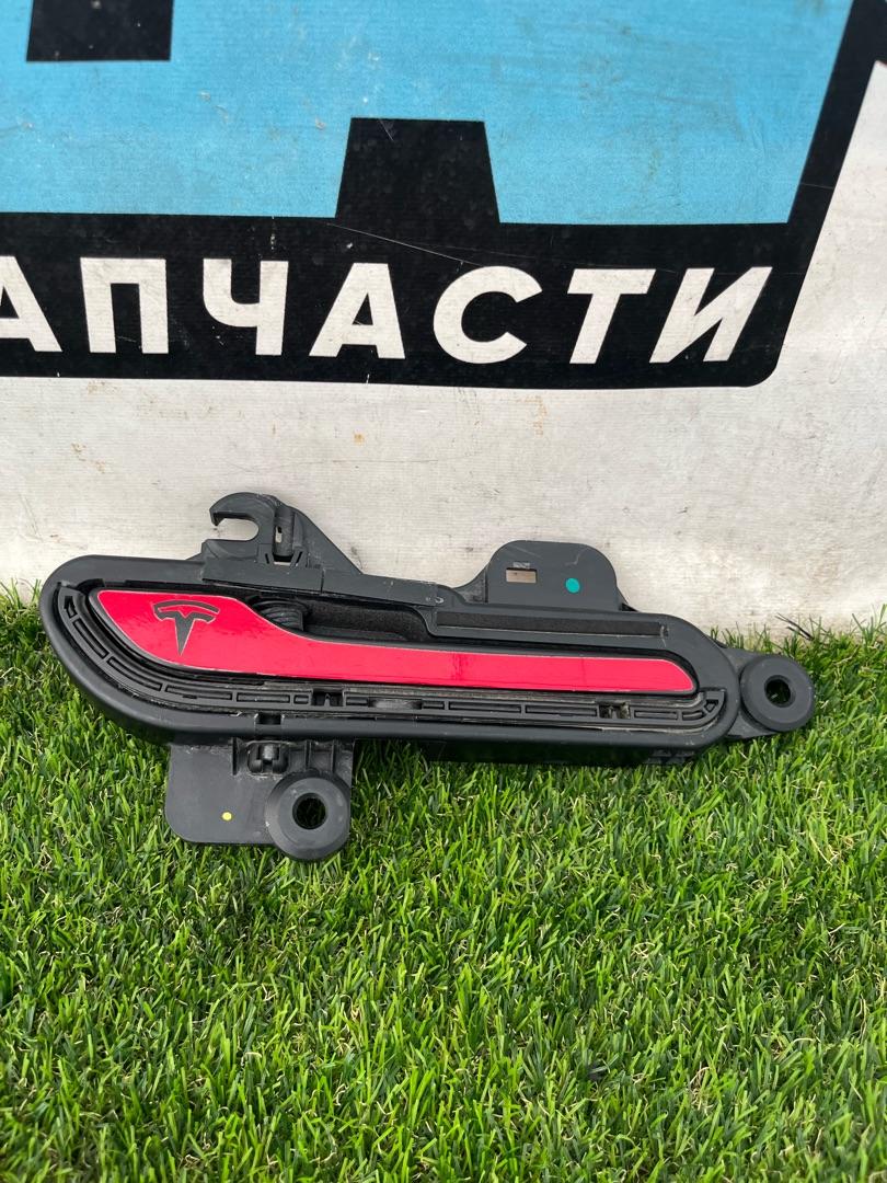 ручка наружная задняя правая Tesla Model Y 1 поколение 2022, электро, белый, 1528115-00-B - фото №1