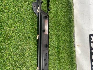 накладка на торпедо (консоль) Ford Mustang 6 поколение S550 [рестайлинг] 2017, 2.3 л., бензин, АКПП, купе, задний привод, FR3B63044B88