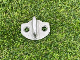 ответная часть (скоба) замка двери Tesla Model Y 1 поколение 2021, электро, хетчбэк 5 дв., 1525919-00-B