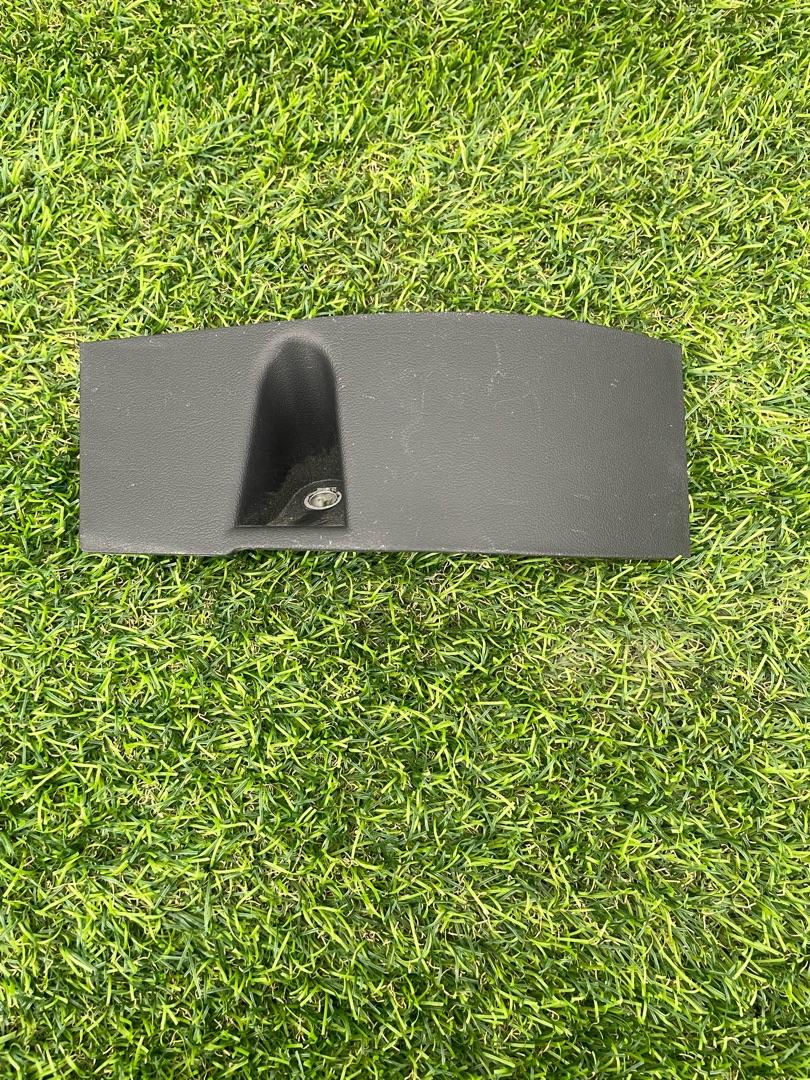 пластик Tesla Model Y 1 поколение 2022, электро, белый, 1498430-00-A - фото №1